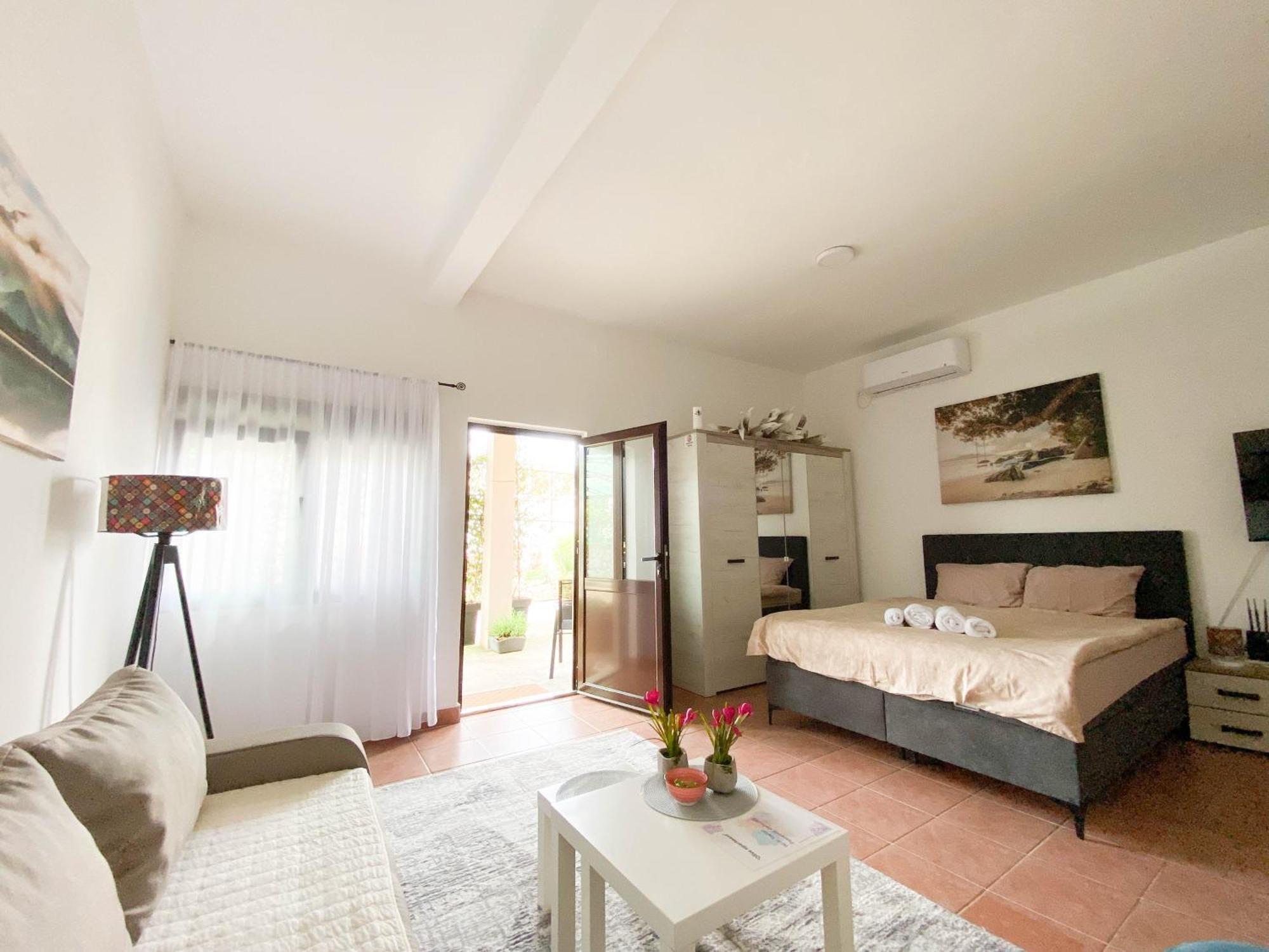 Olive Apartment ポドゴリツァ エクステリア 写真